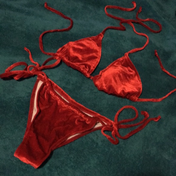 Bikini - Picture 2 of 4